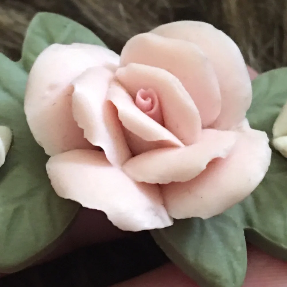 Vintage 80s ceramic rose brooch collar pin